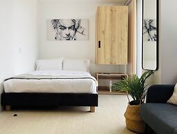 Muttuo by Wynwood House