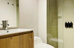 Muttuo by Wynwood House