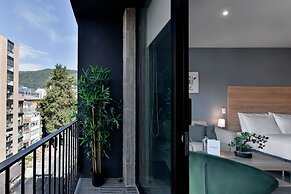 Muttuo by Wynwood House