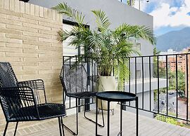 Muttuo by Wynwood House