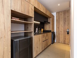 Muttuo by Wynwood House