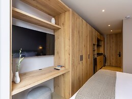 Muttuo by Wynwood House