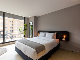 Muttuo by Wynwood House