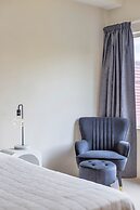 'The Lakes' Flexible One Bedroom