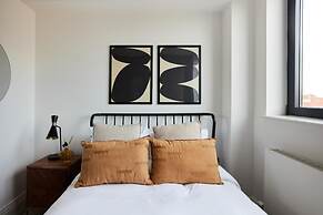 The Wembley Hideaway - Bright 2bdr Flat