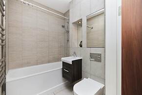 The Wembley Hideaway - Bright 2bdr Flat
