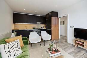 The Wembley Hideaway - Bright 2bdr Flat