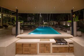 Coconuts Beach House
