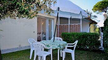 Homely Flat for 5 in a Green Area in Bibione