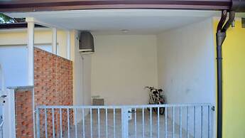 Homely Flat for 5 in a Green Area in Bibione