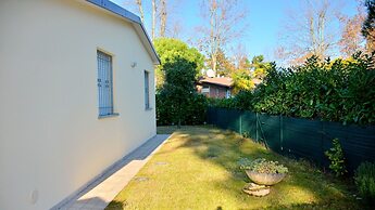 Homely Flat for 5 in a Green Area in Bibione