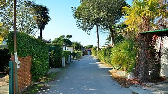 Homely Flat for 5 in a Green Area in Bibione