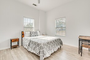 Spacious Atlanta Home w/ Deck < 5 Mi to Downtown!