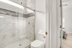 Spacious Atlanta Home w/ Deck < 5 Mi to Downtown!