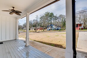 Spacious Atlanta Home w/ Deck < 5 Mi to Downtown!