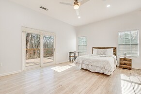 Spacious Atlanta Home w/ Deck < 5 Mi to Downtown!