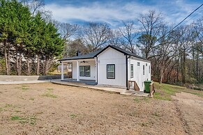 Spacious Atlanta Home w/ Deck < 5 Mi to Downtown!