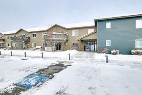 First-floor Big Sky Condo With Hot Tub!