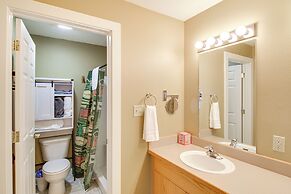 First-floor Big Sky Condo With Hot Tub!