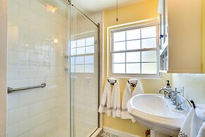 Vintage Mount Dora Cottage w/ Screened Porch!