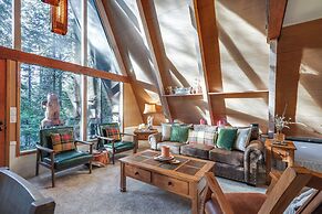 Deck & EV Charger: Pet-friendly Arnold Cabin!