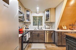 Deck & EV Charger: Pet-friendly Arnold Cabin!