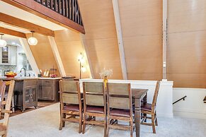 Deck & EV Charger: Pet-friendly Arnold Cabin!