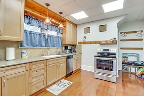 Charming Tannersville Home w/ Fire Pit + Deck!