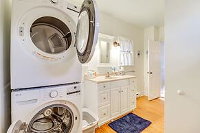 Charming Tannersville Home w/ Fire Pit + Deck!