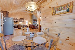 Gorgeous Murphy Cabin w/ Large Deck: 2 Mi to Dtwn!