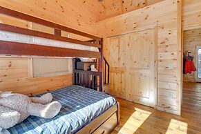 Gorgeous Murphy Cabin w/ Large Deck: 2 Mi to Dtwn!