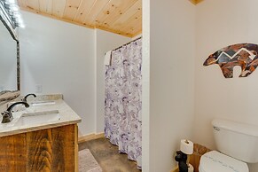 Gorgeous Murphy Cabin w/ Large Deck: 2 Mi to Dtwn!