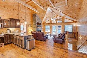 Gorgeous Murphy Cabin w/ Large Deck: 2 Mi to Dtwn!