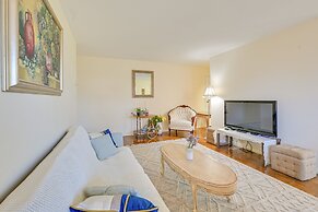 Cozy Bay Shore Condo Near Museums & Outdoor Rec!