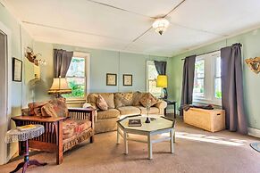 Mtn Cottage w/ Fire Pit in Newland!