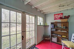 Mtn Cottage w/ Fire Pit in Newland!