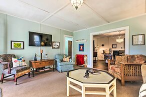 Mtn Cottage w/ Fire Pit in Newland!