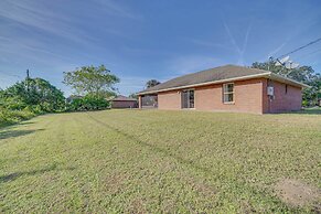 Sunny Palm Bay Home w/ Screened Porch Near Beaches