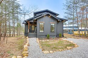 Lakefront Retreat at Waters Edge w/ Fire Pit!
