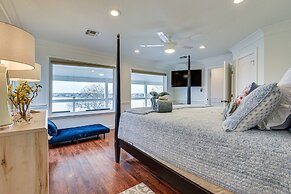 Gorgeous Granbury Lake Getaway w/ Pool & Dock!