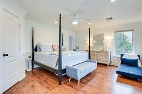 Gorgeous Granbury Lake Getaway w/ Pool & Dock!