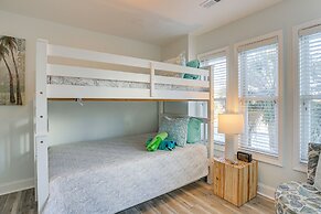 Walk to Ocean: 'beachwalk Bungalow' w/ Pool Access