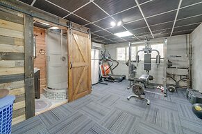Beckley Studio w/ Private Hot Tub & Home Gym!