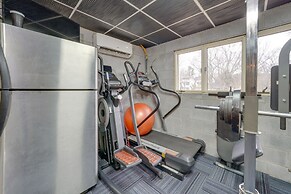 Beckley Studio w/ Private Hot Tub & Home Gym!