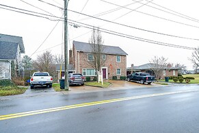 Beckley Studio w/ Private Hot Tub & Home Gym!