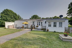 Quaint Lakemont Retreat: 1 Mi to Seneca Lake!