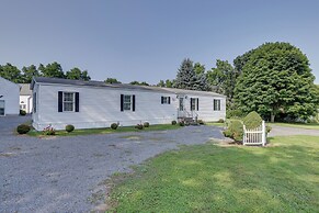 Quaint Lakemont Retreat: 1 Mi to Seneca Lake!