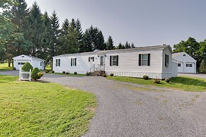 Quaint Lakemont Retreat: 1 Mi to Seneca Lake!
