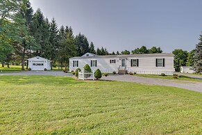 Quaint Lakemont Retreat: 1 Mi to Seneca Lake!