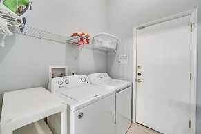 Davenport Escape w/ Pool: 10 Mi to Park Entrance!